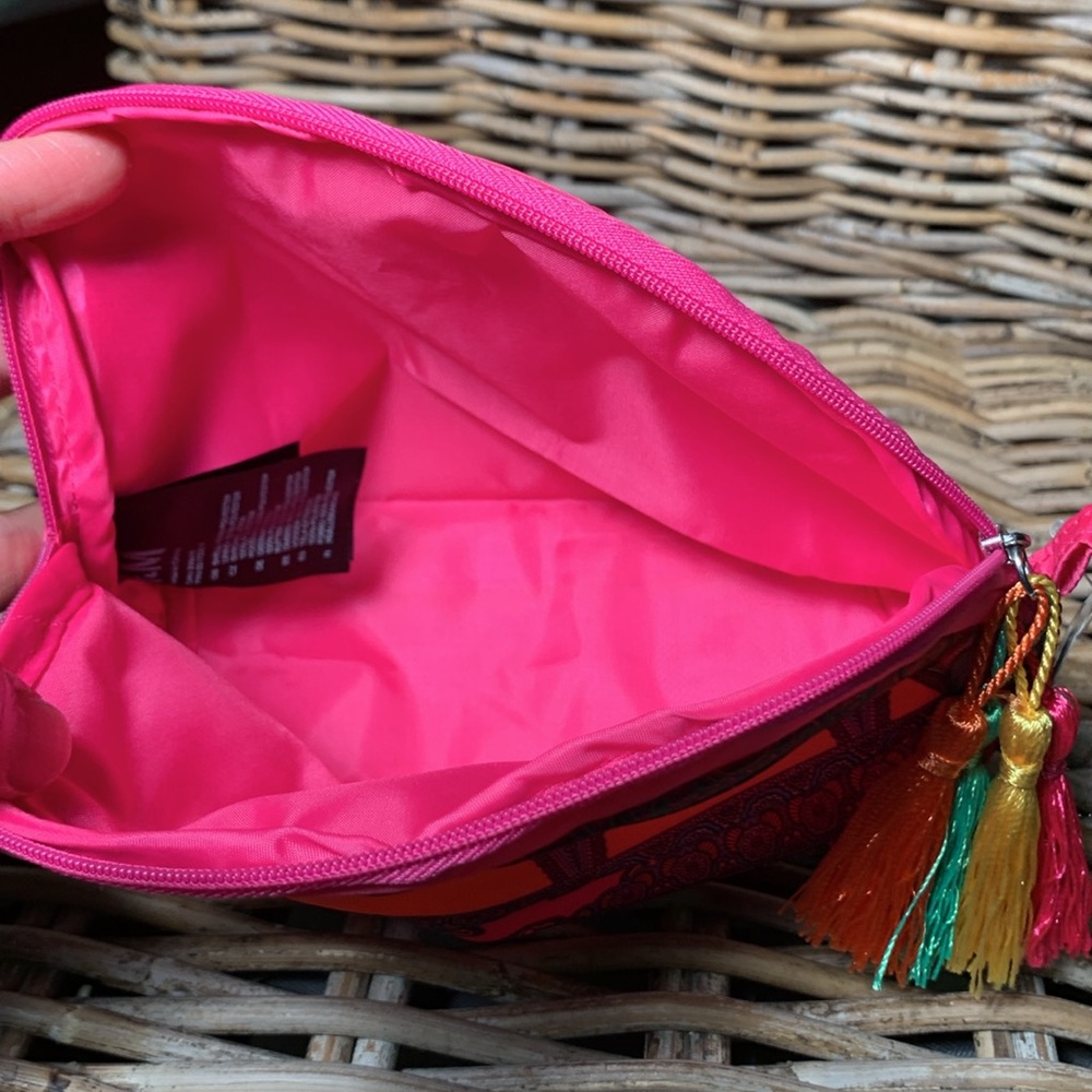 H&M Cosmetic Bag - Picture 3 of 3